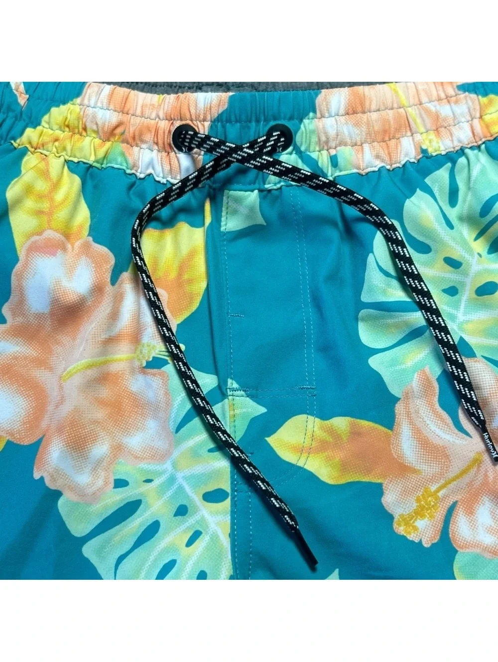 Hurley men’s hibiscus